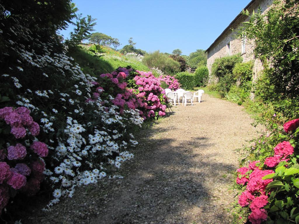Gîte de La Ferme de La Cour Crasville  Extérieur photo