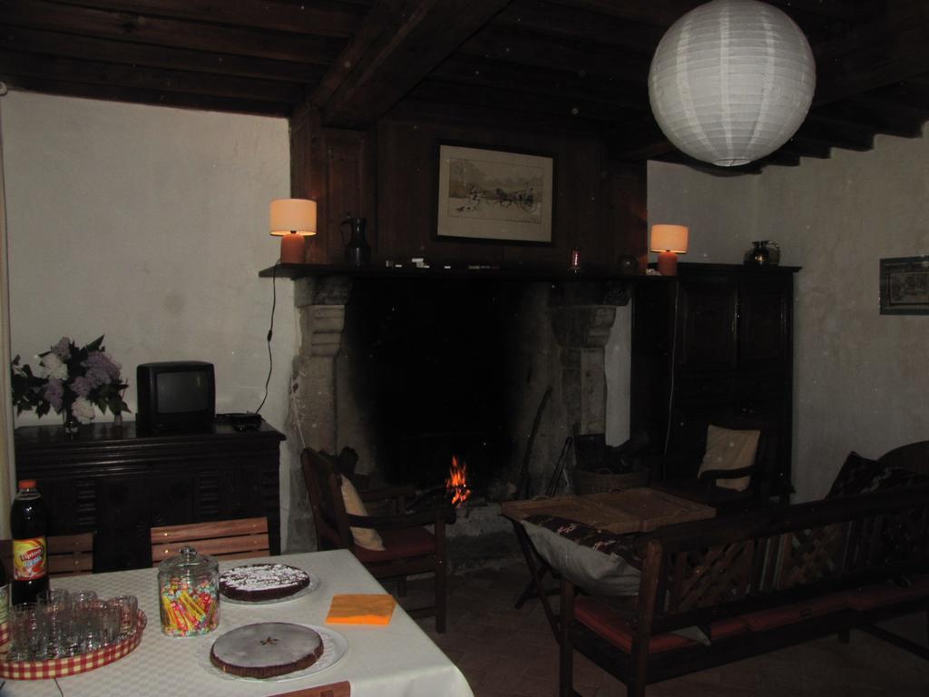 Gîte de La Ferme de La Cour Crasville  Extérieur photo